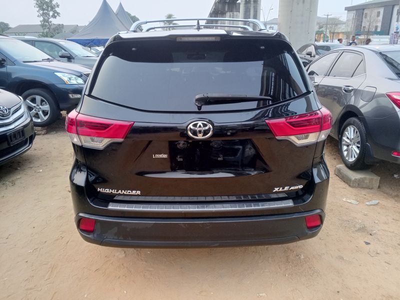 Thumbnail 2 of 2018 Toyota Highlander